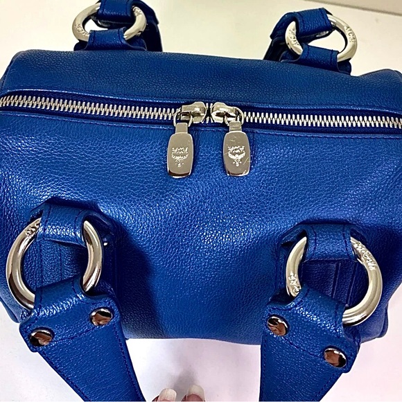 MCM Breathtakingly Beautiful Blue Pebbled Leather Boston Bag - Picture 8 of 14